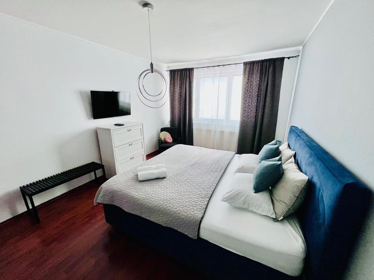 Bl Luxury Apartment, 24Hr Self Check-In, Free Private Garage Parking, Panoramic Views From Balcony, 5 Minute Walk To City Center Banska Bystrica Ngoại thất bức ảnh