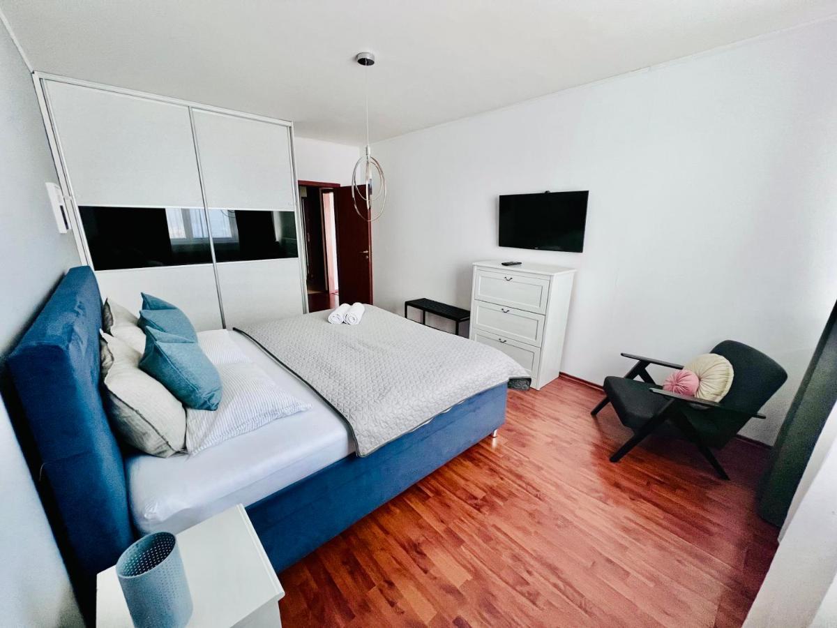 Bl Luxury Apartment, 24Hr Self Check-In, Free Private Garage Parking, Panoramic Views From Balcony, 5 Minute Walk To City Center Banska Bystrica Ngoại thất bức ảnh
