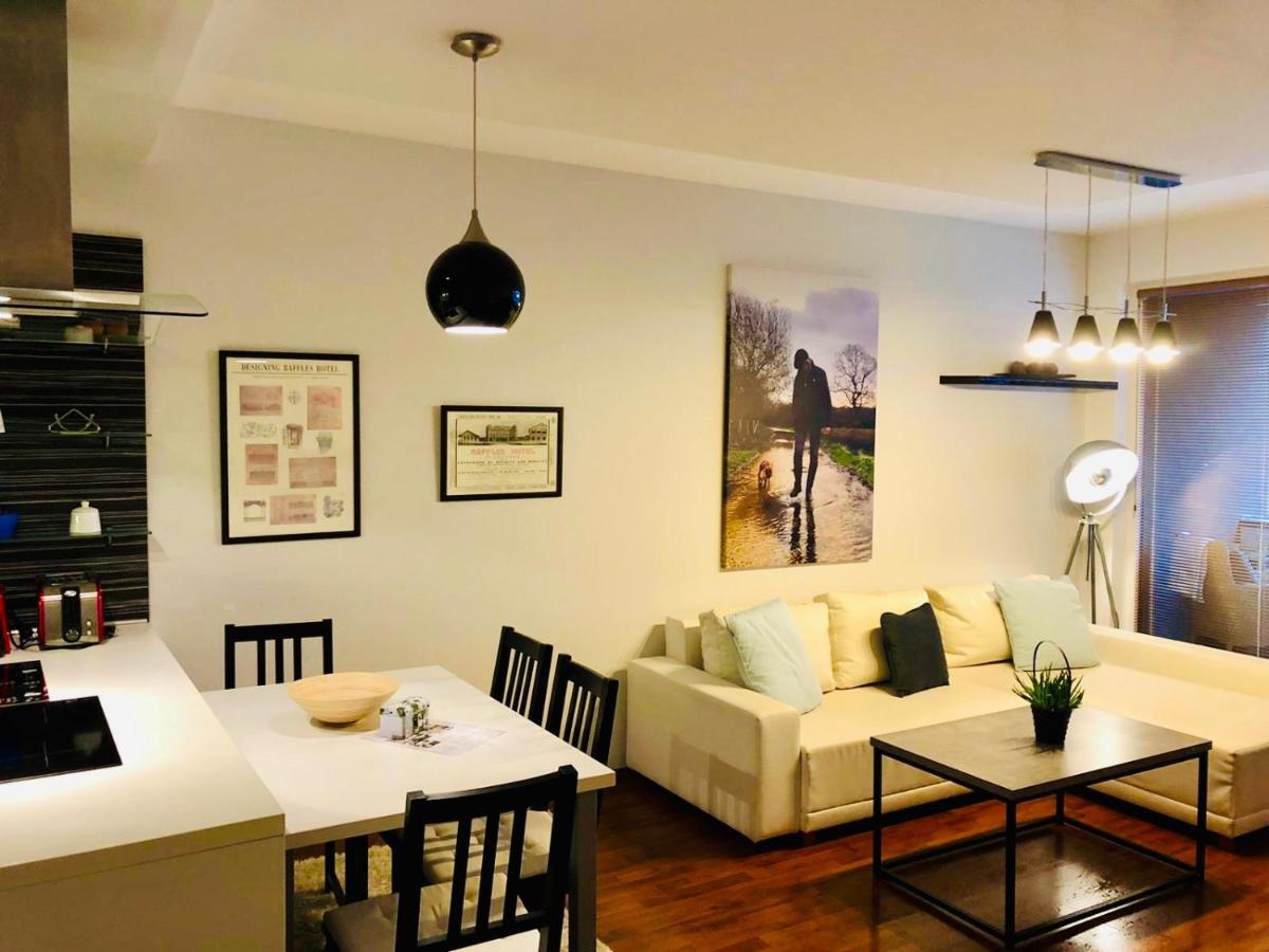 Bl Luxury Apartment, 24Hr Self Check-In, Free Private Garage Parking, Panoramic Views From Balcony, 5 Minute Walk To City Center Banska Bystrica Ngoại thất bức ảnh